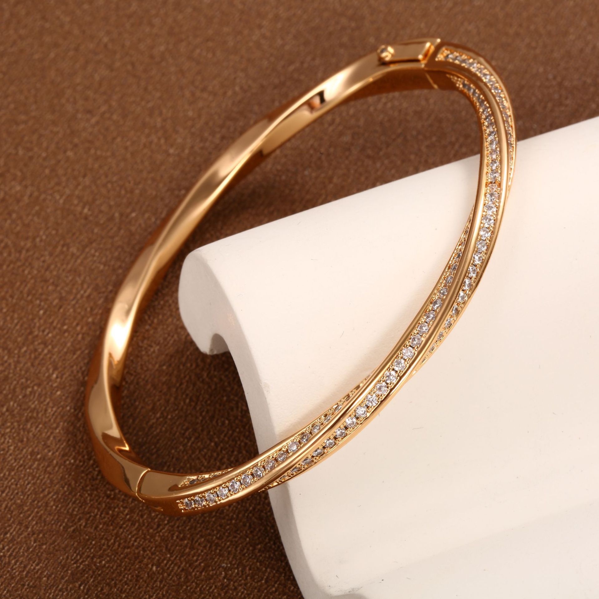 格家高版本莫比乌斯环满钻手镯 18k 玫瑰金女个性手环高级感批发