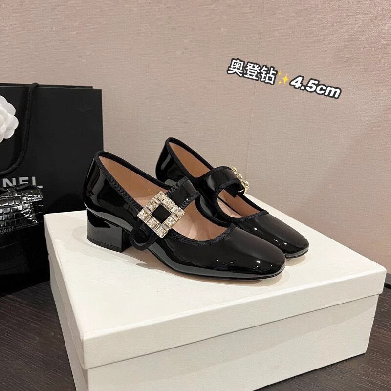 2023秋冬新品 贵气名媛~水钻方扣漆皮单鞋女 粗跟浅口rv玛丽珍鞋