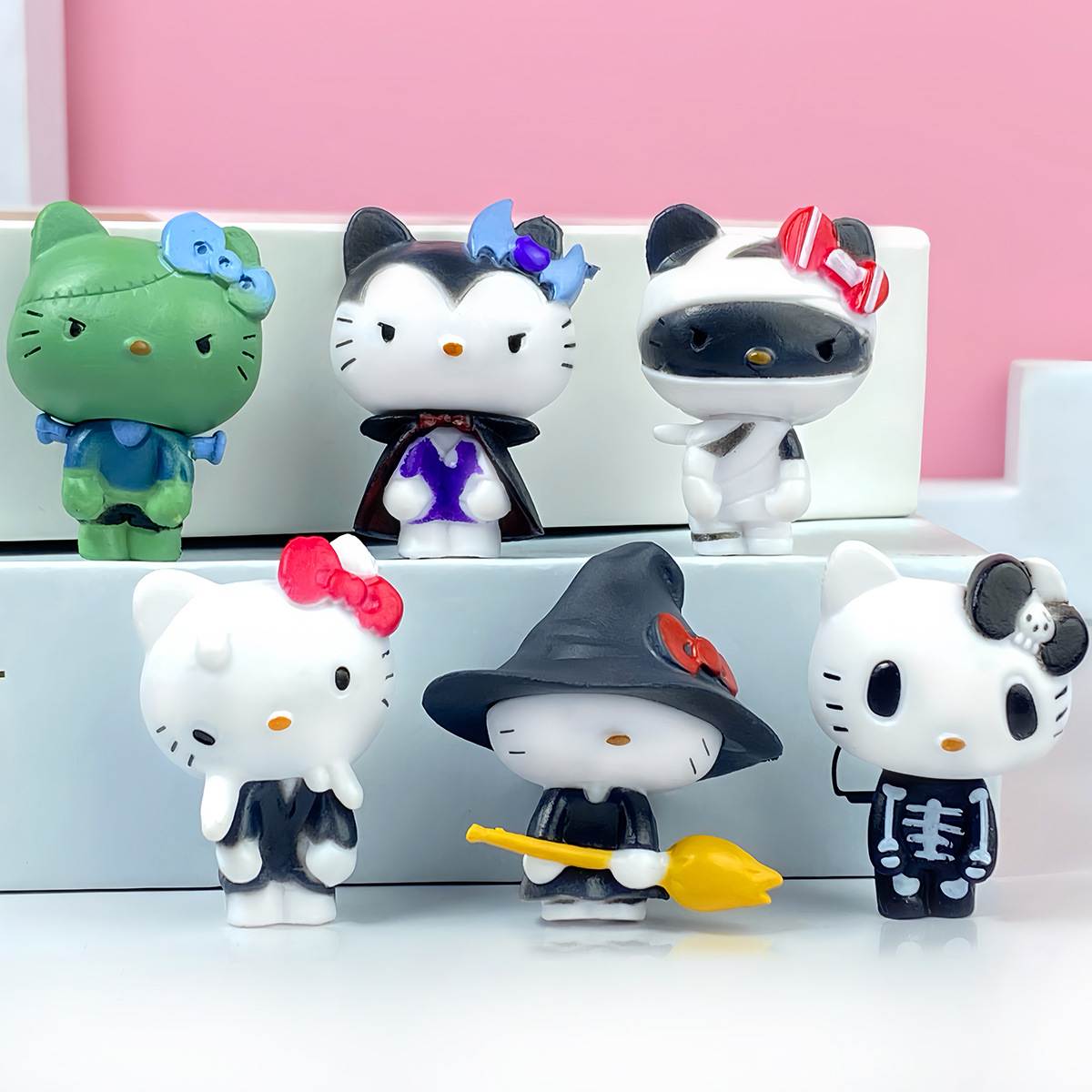 万圣节装扮kt猫手办盲盒变装凯蒂猫扭蛋娃娃机玩具公仔汽车摆件