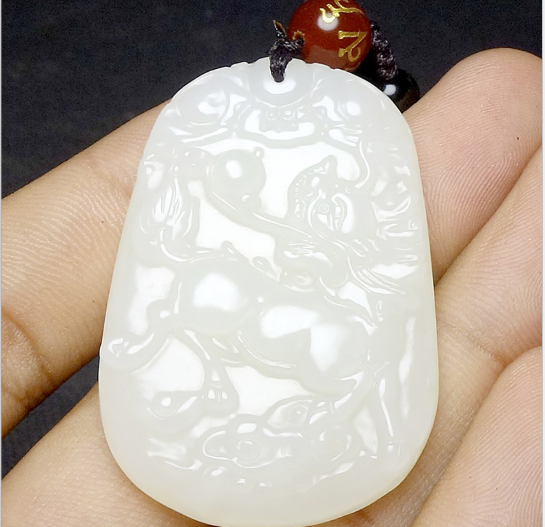 新疆和田玉麒麟吊坠男女款送证书玉石玉牌挂件批发支持复检