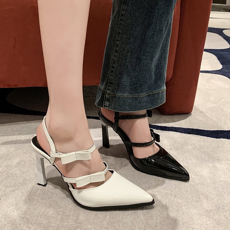 尖头凉鞋蝴蝶结漆皮高跟鞋女夏黑白色法式气质细跟后空包头时装鞋