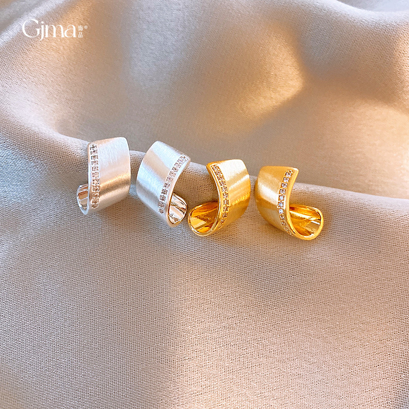Real Gold Plating Silver Needle Zircon Twisted Irregular Earrings Creative Design Sense Earrings Personalized Fashion Earrings Wholesale