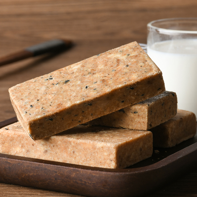 利拉压缩饼干100g小包装整箱抗饿代餐即食干粮单兵口粮应急零食品