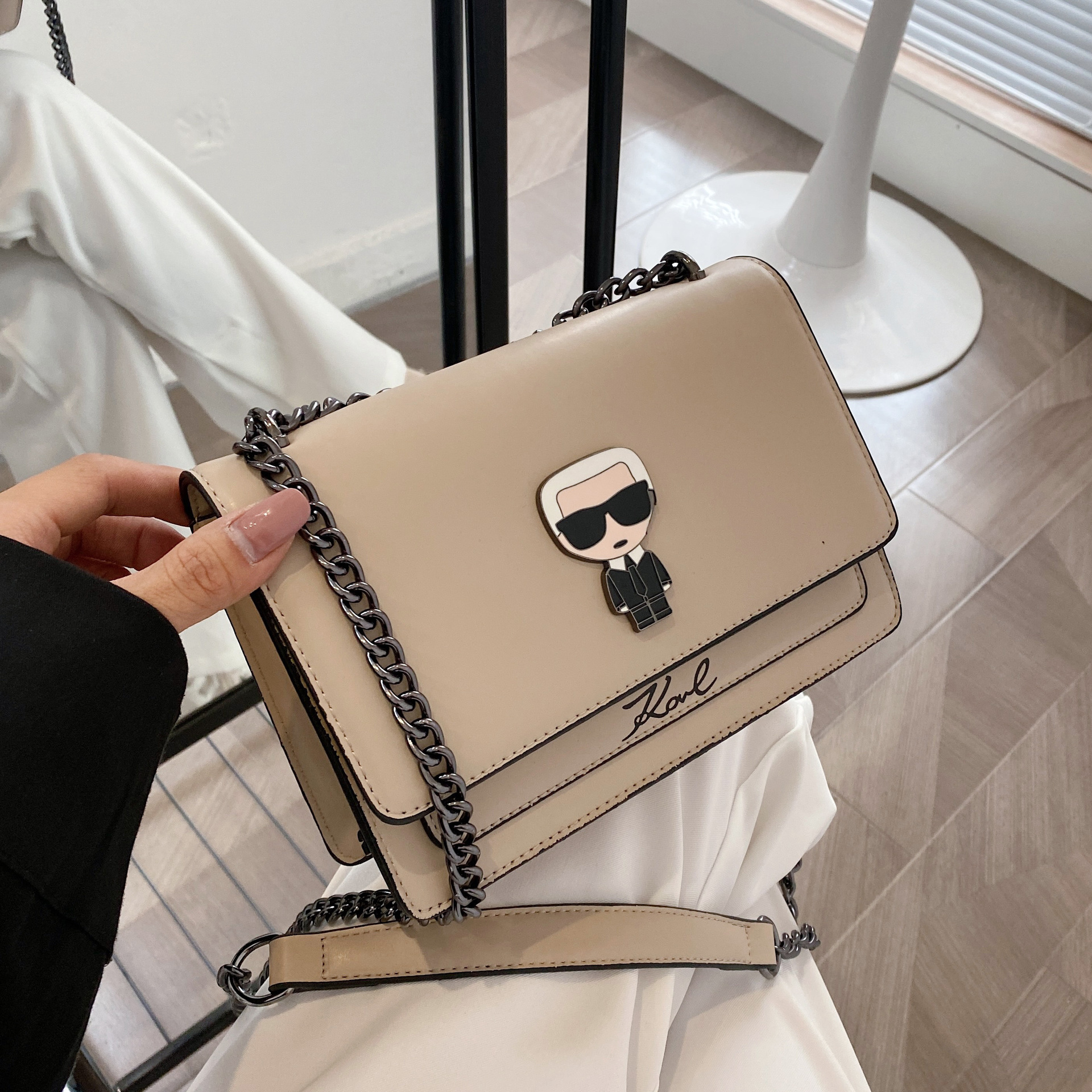 2023 New Cartoon Girls Crossbody Bag Fashion Chain Single Shoulder Small Square Bag Lock Pure Color All-Matching Underarm Bag