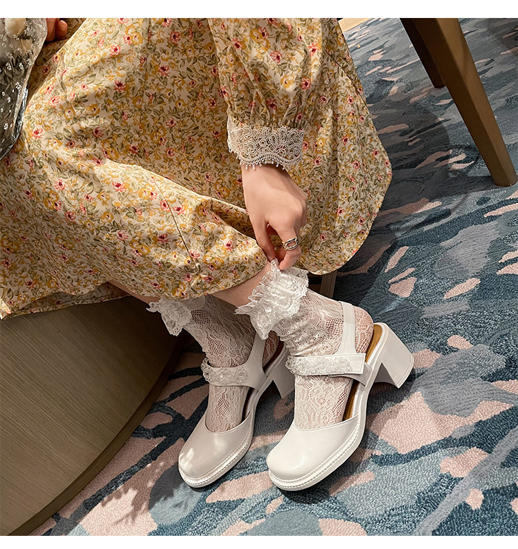 复古白色玛丽珍鞋女夏21新款粗跟魔术贴甜美水钻包头凉鞋jk制服鞋