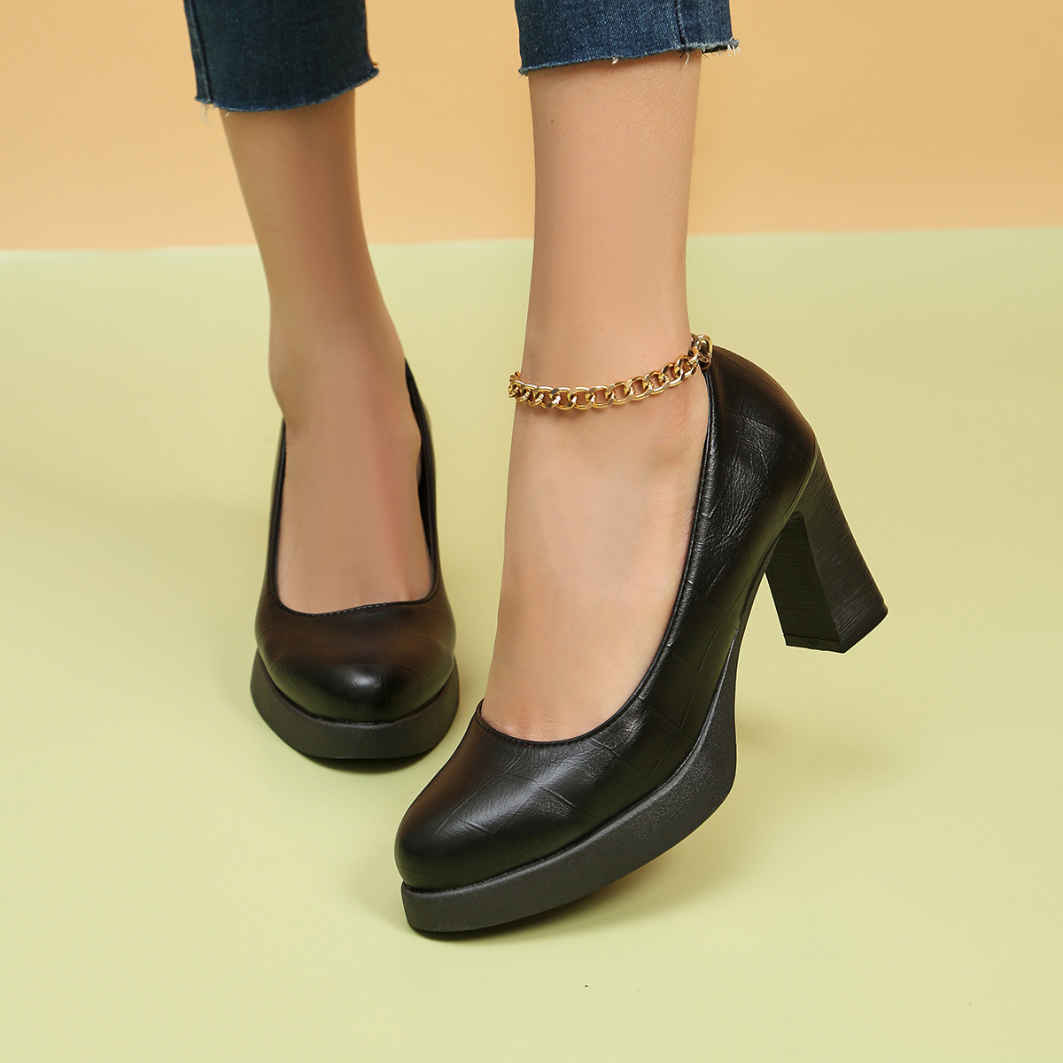 四季单鞋女2024新款高跟鞋英伦风圆头浅口女鞋大码时尚粗跟工作鞋