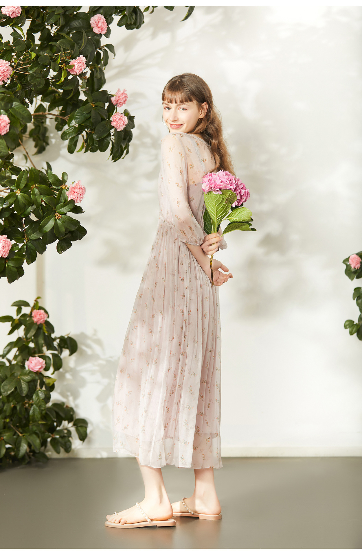 米可帛恩夏季新款唯美复古印花真丝连衣裙v领中长裙zhk82853a