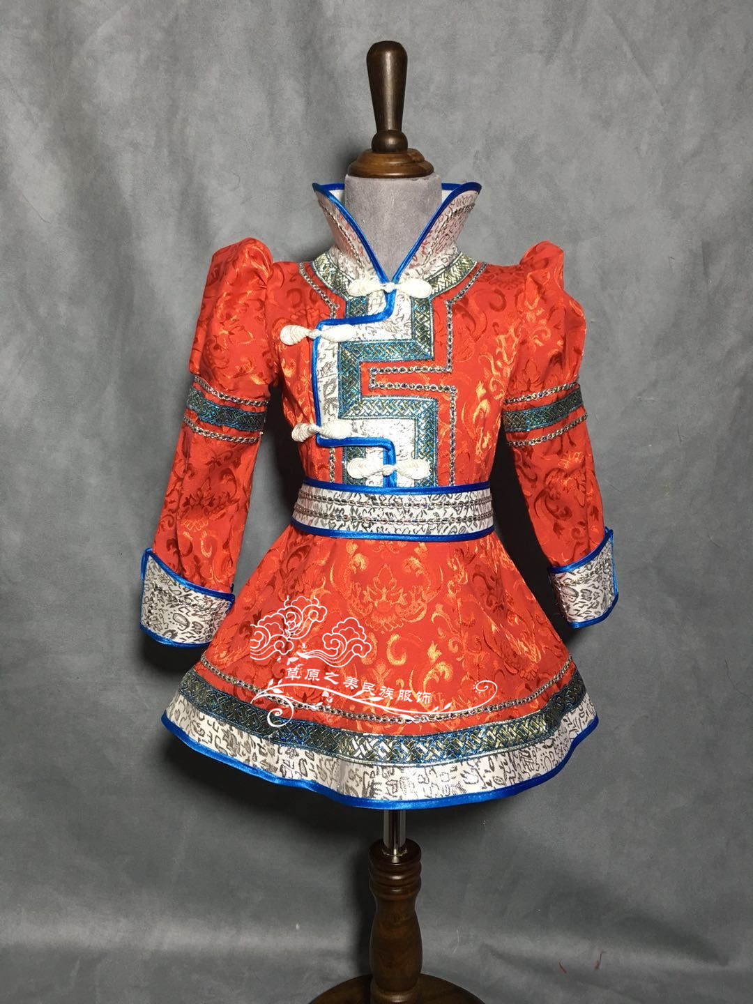 新款女童蒙古族演出服儿童蒙古袍女孩幼儿园表演服饰舞蹈服元旦