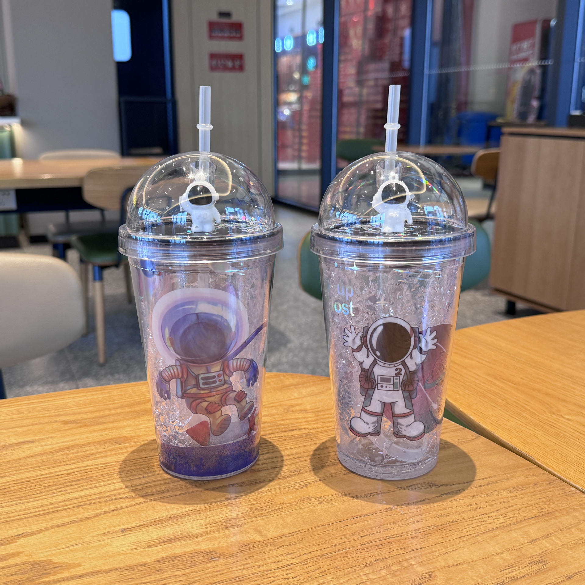 Cross-Border Hot Selling Astronaut Plastic Water Cup Wholesale Cartoon Children Straw Cup Double-Layer Plastic Cup Ice Cracking Broken Ice Cup