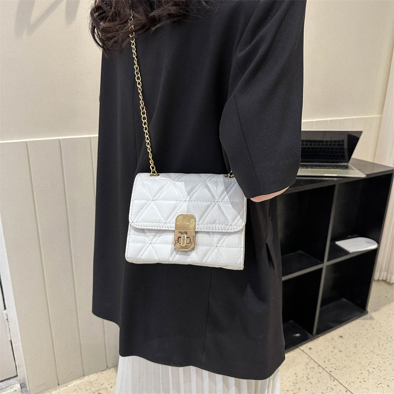 New 2023 Fashion Simple Embroidery Thread Striped Lock Small Square Bag All-Matching Western Style Chain Shoulder Messenger Bag Wholesale