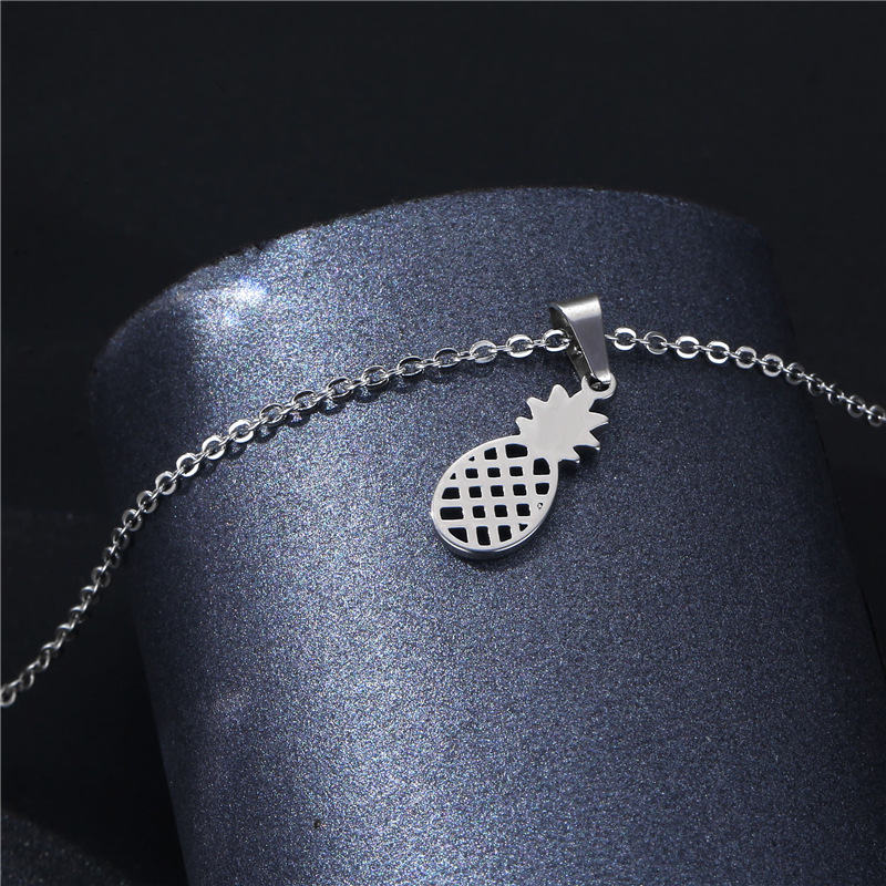European and American New Fashion Titanium Steel Short Necklace Stainless Steel Pineapple Fruit Pendant Necklace Hot Christmas Gift