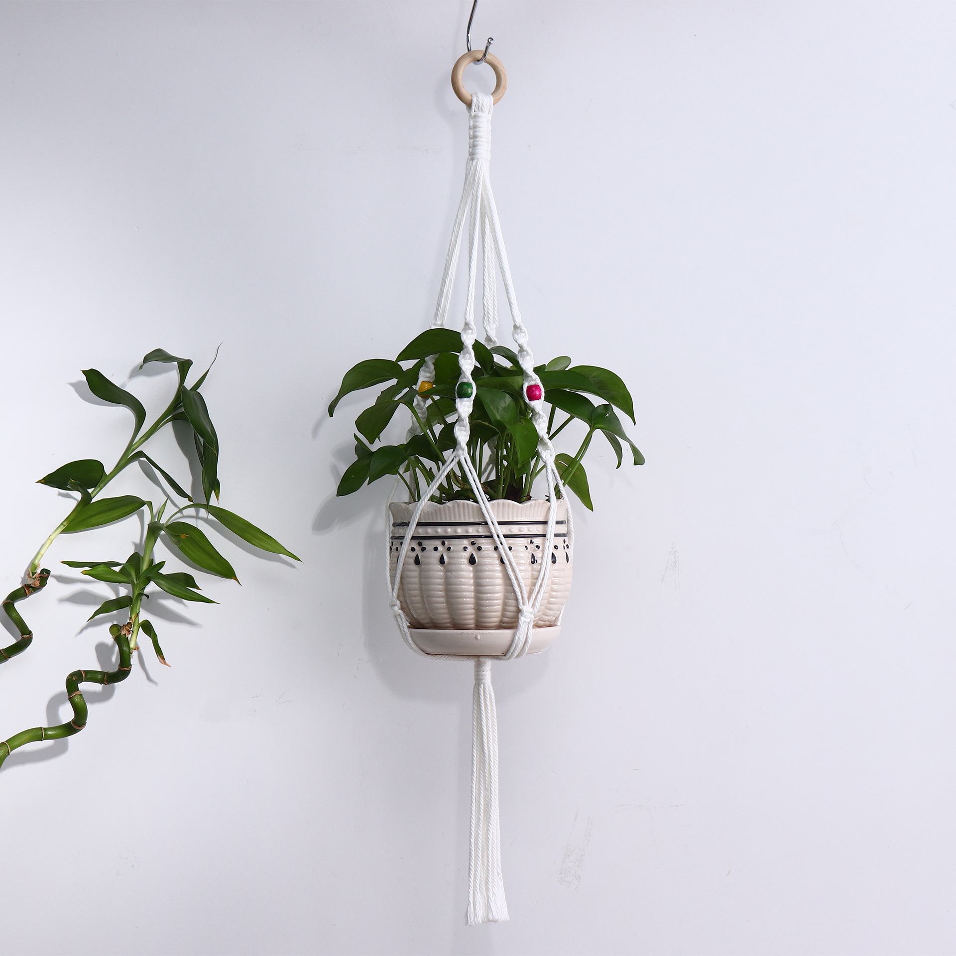 Handmade Hanging Plant Bracket Basket Support Decorative Jardiniere Bohemian Cotton String Tassel Cradle and Flower Pot Net Pocket