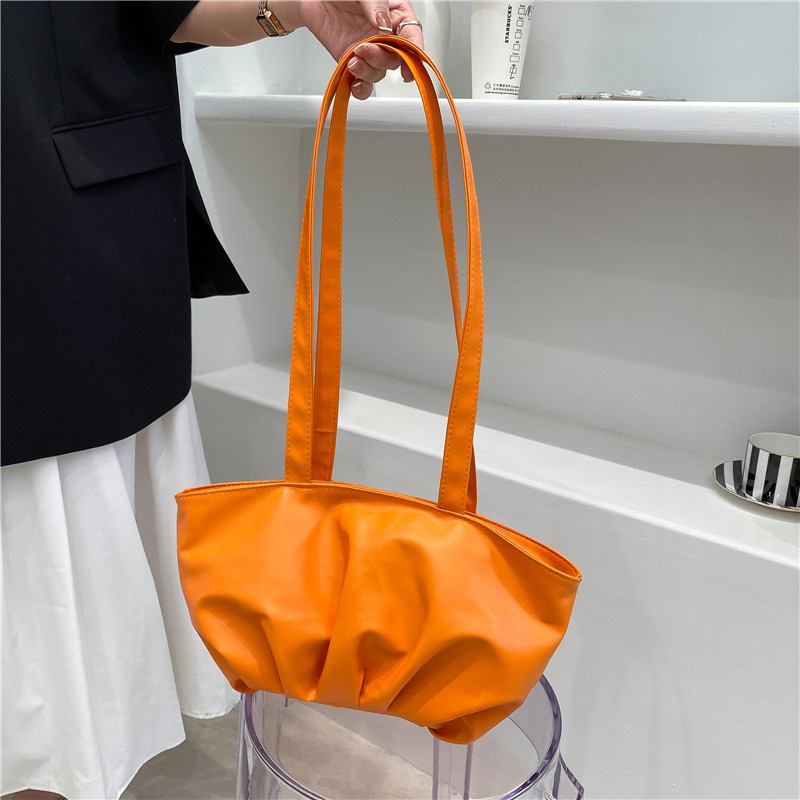 2021 Simple New Pleated Cloud Bag Small Trendy Design Handbag Trendy Cute One-Shoulder Messenger Bag for Women