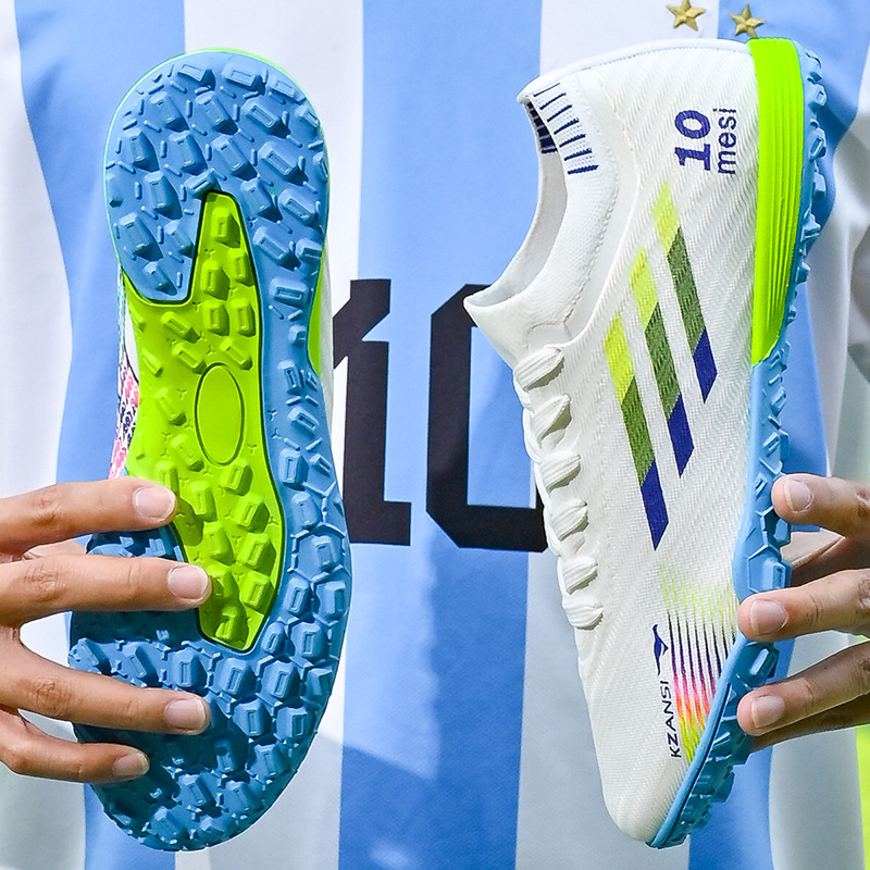 新款梅西冠军金靴莆田工艺长钉碎钉足球鞋跨境低帮足球鞋男款 图片