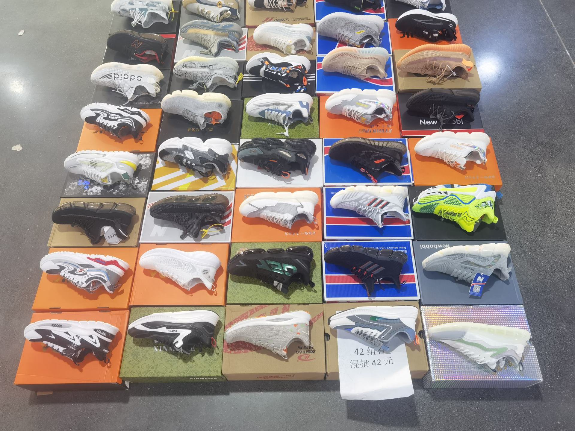 风云鞋服 福建晋江品牌运动老爹鞋杂款批发 地摊实体 好货推荐