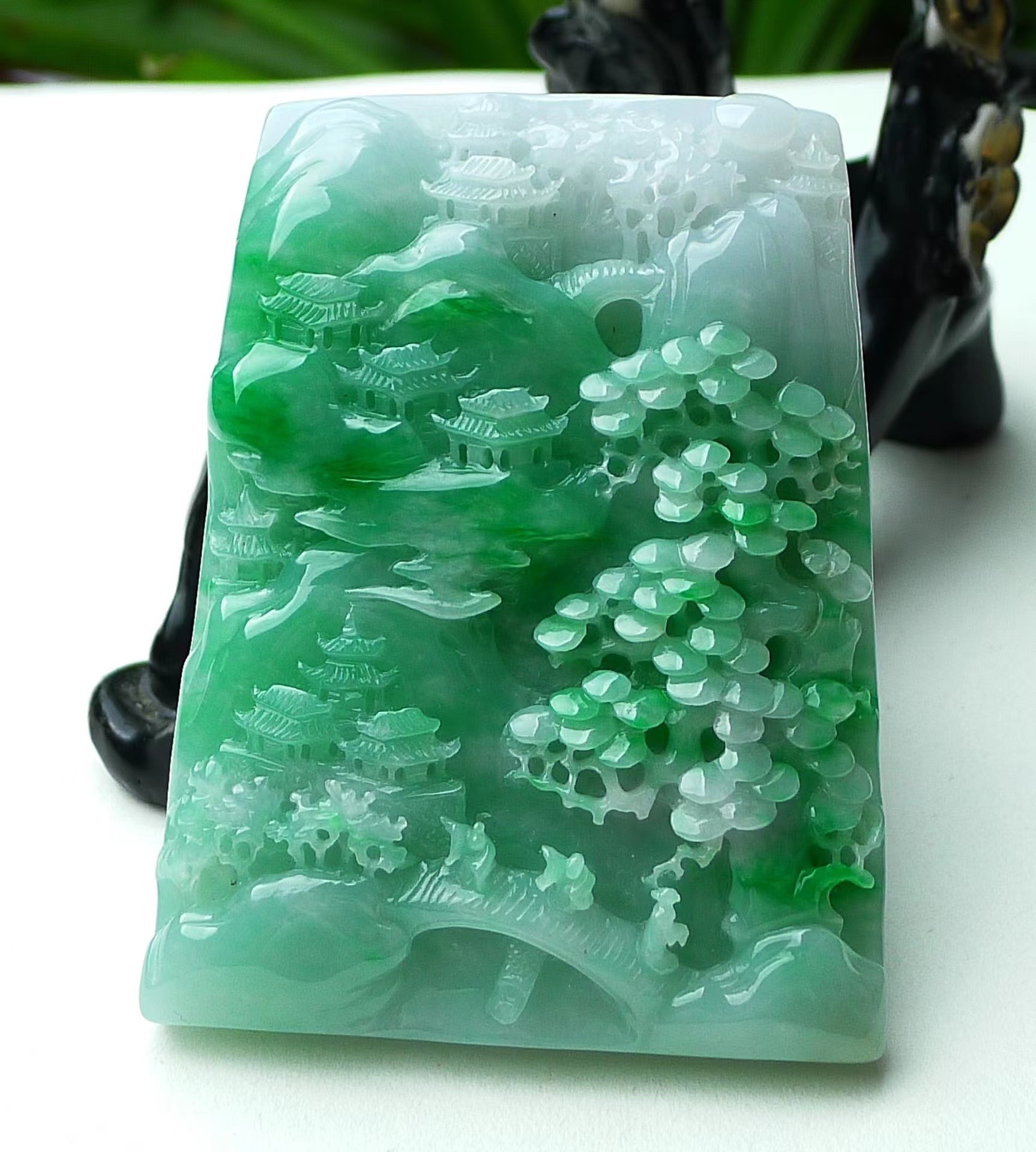 缅甸a货精雕人物山水意境牌男女款玉佩满绿山水牌翡翠吊坠104.85