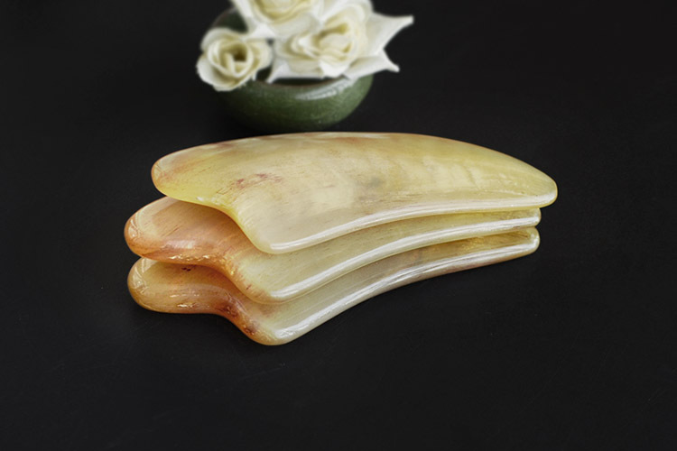 产地货源和美精细抛光刮痧板 面部美容板加厚小号羊角刮痧板批发