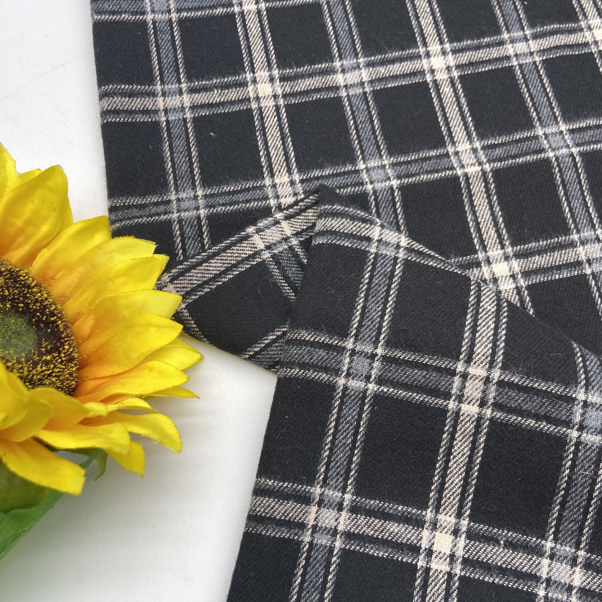 涤棉磨毛新款格子衬衫面料2021秋冬斜纹童装服装布料绒布