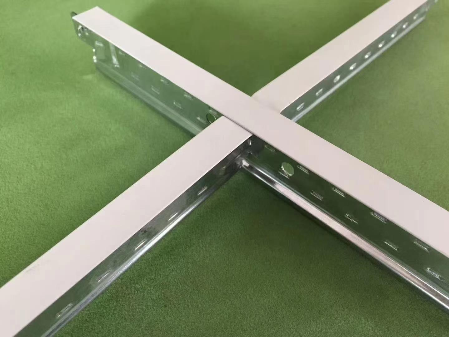 批发2022春镀锌u型隔墙天地轻钢龙骨厂家75型天地龙骨招商