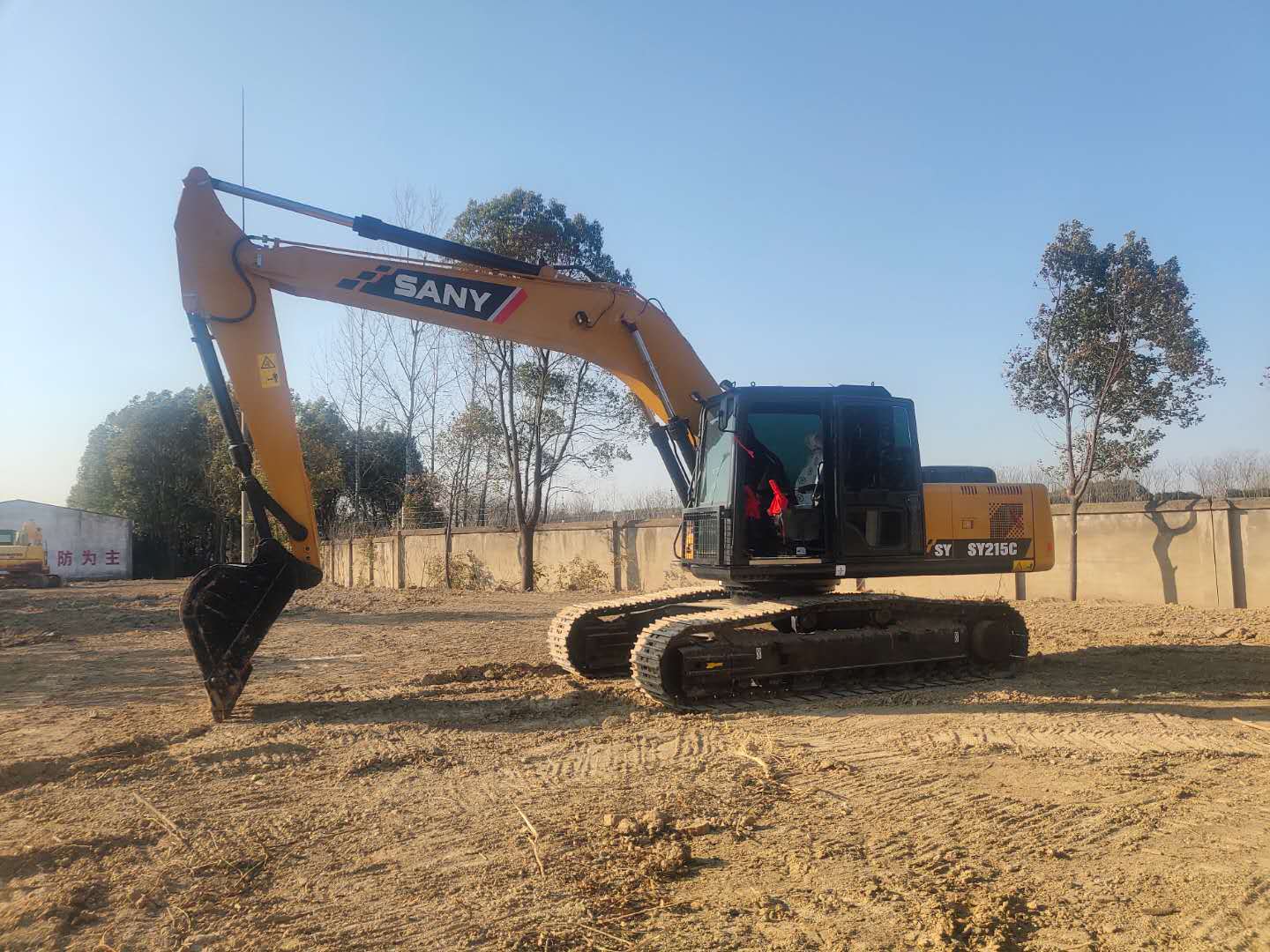 挖掘机共你挑选,原装进口的丶国内合资的丶大型丶中型丶小型丶品牌多