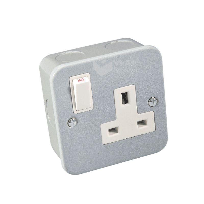 bs1363英式明装墙壁插座 13a英国bs插座 三孔英标电源插座带开关