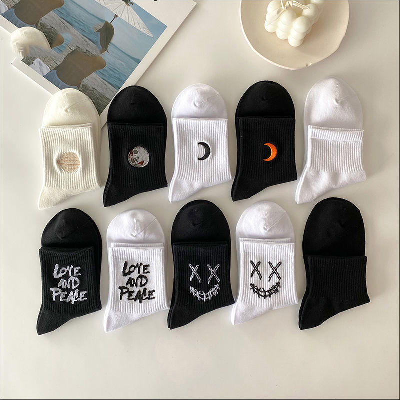 Cross-Border Foreign Trade Cotton Socks Japanese Ins Students Sports Stockings Wholesale Spring and Summer Black and White Women's Mid-Calf Socks