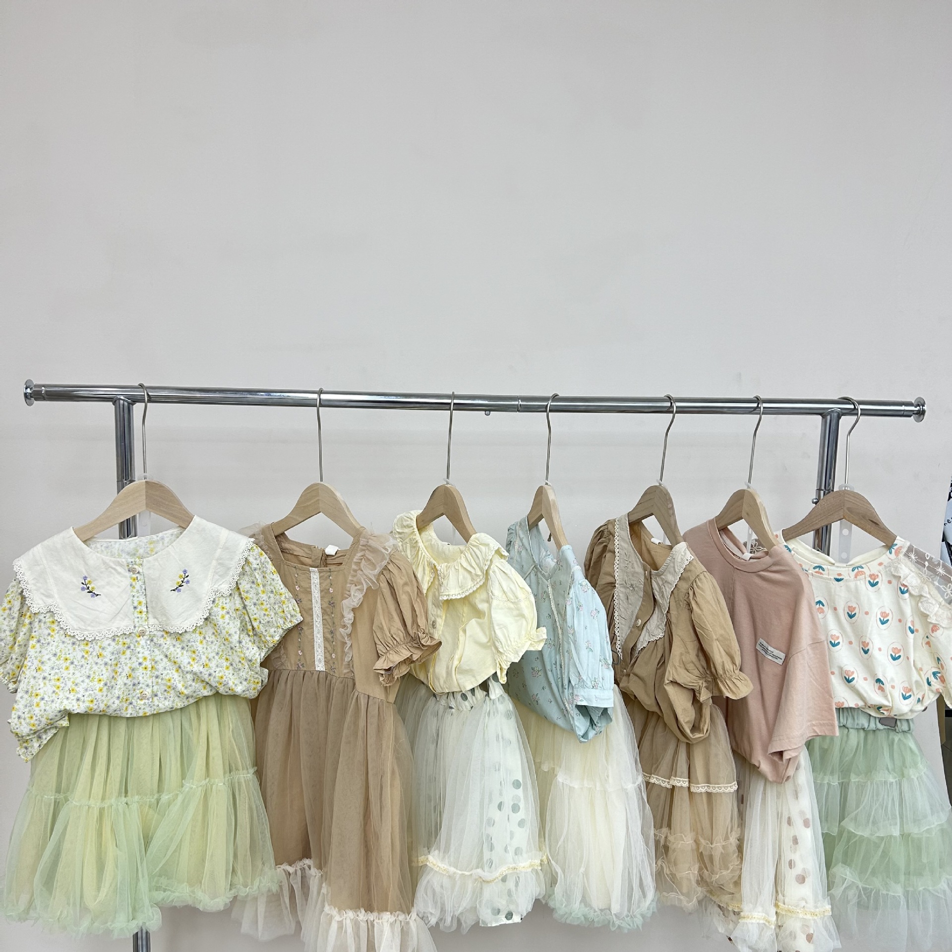 织里儿童t恤半袖小黄鸭品牌折扣童装杂款外贸尾货批发直播货源