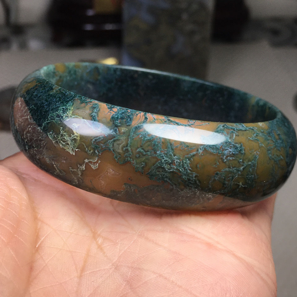 阜新本地水草玛瑙手镯料质通透细腻美女的佳