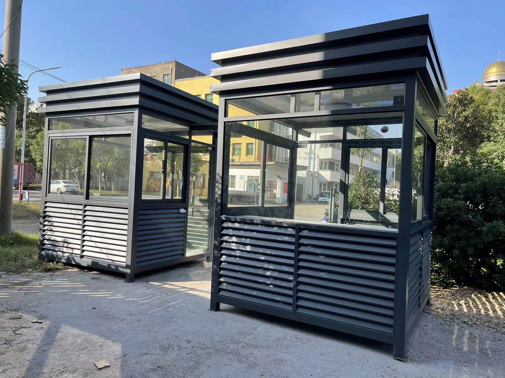 钢结构直角岗亭厂家小区物业门卫值班室停车场成品可移动收费岗亭