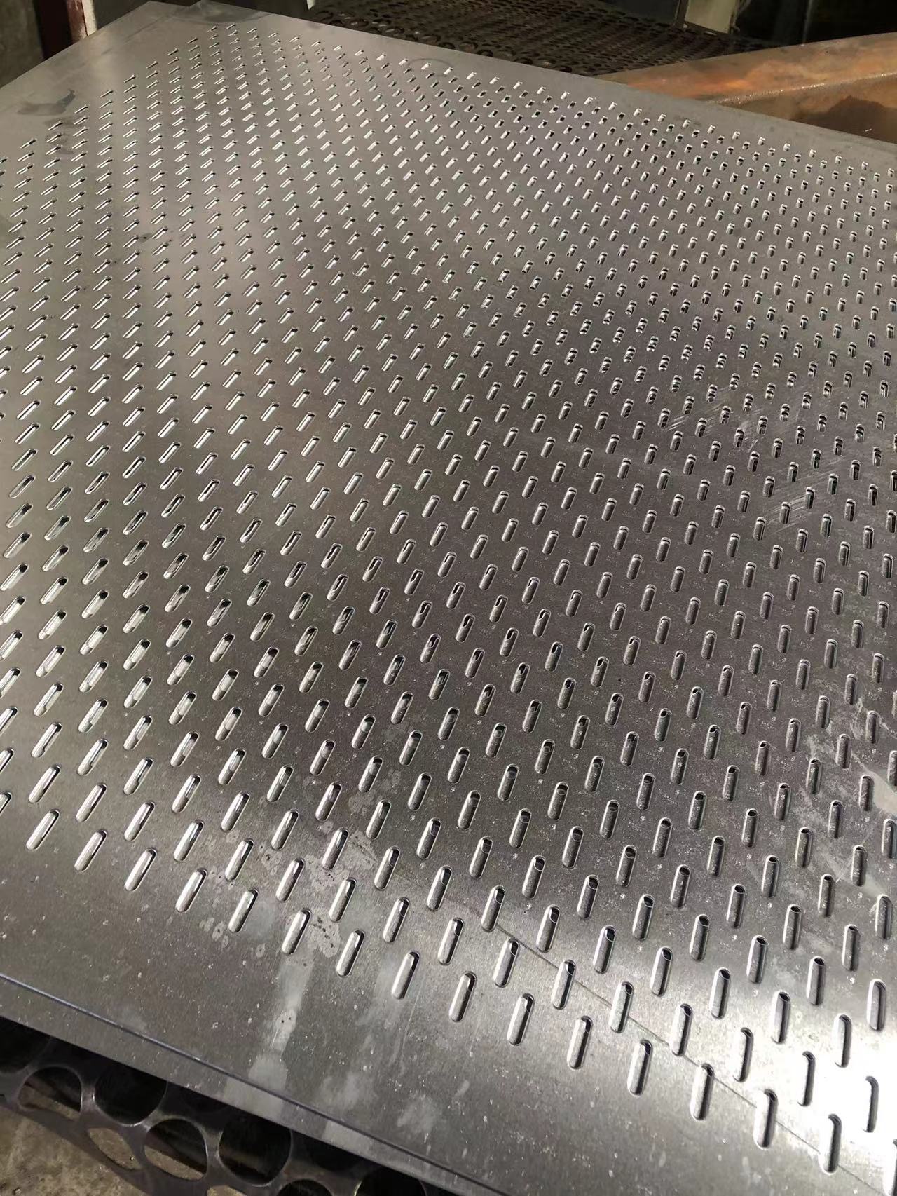 冲孔网厂家直销圆孔网 铁板筛网 304不锈钢冲孔板可加工实体工厂