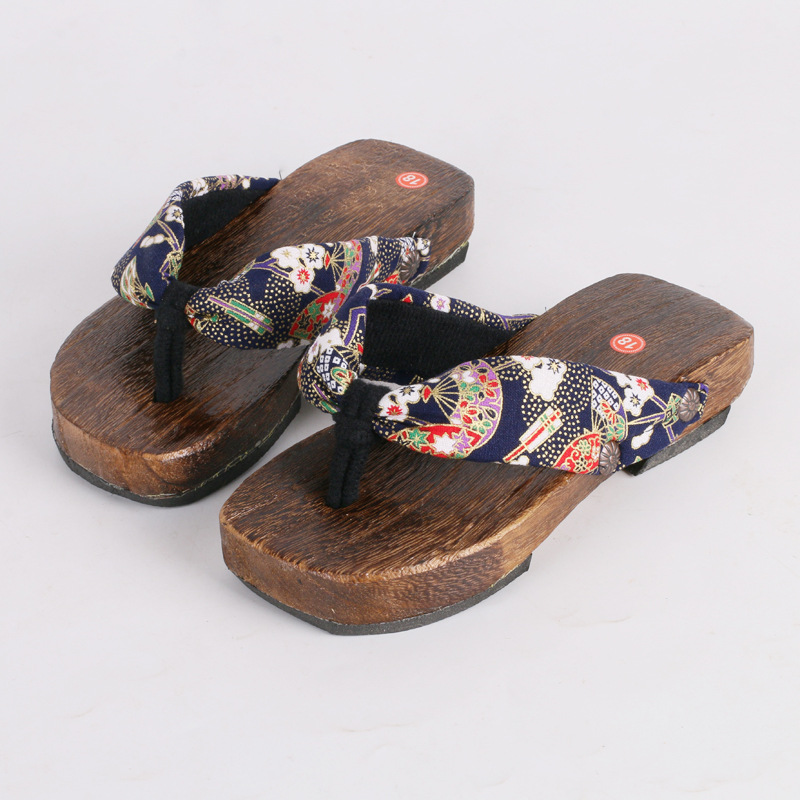 Factory Sales Japanese Style Flip-Flops Burnt Tong Student Dance Clogs Flat Angle Sandals Children Camera Shooting Clog