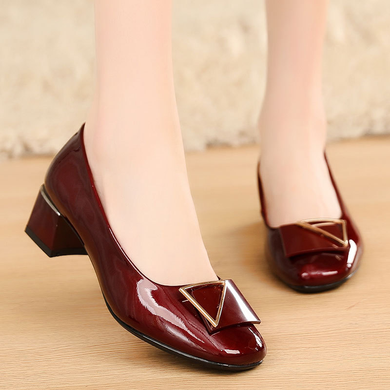 春秋季时尚漆皮女鞋百搭圆头粗跟单鞋中跟小皮鞋浅口工作鞋大码41