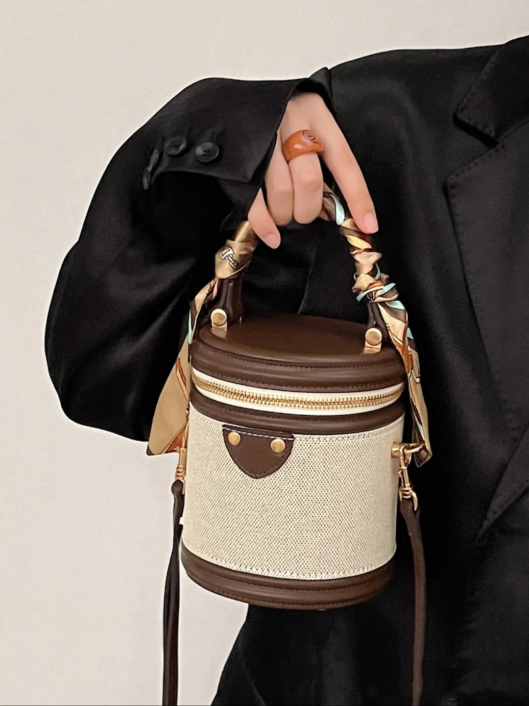 小众迷你复古水桶包小包包女包2021新款百搭单肩斜挎包手提圆筒包