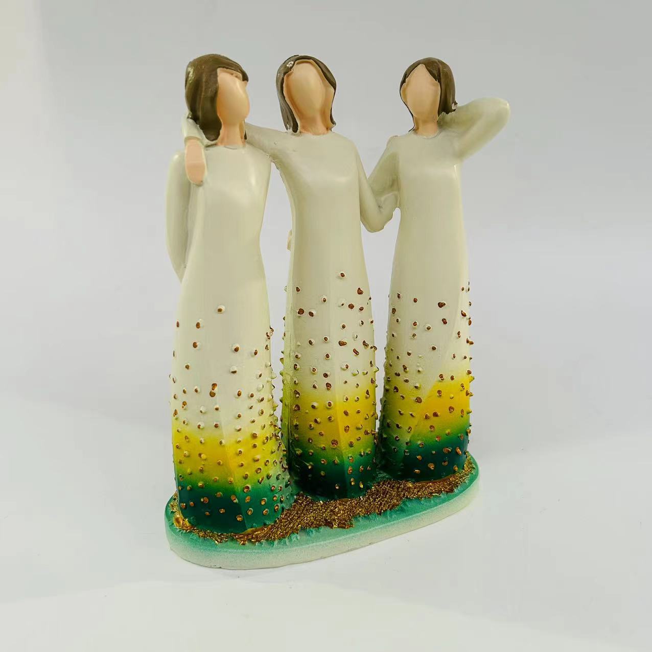 跨境专供新款人物雕像装饰品节日纪念礼物三个女人树脂工艺品摆件