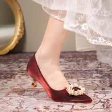2024新款秀禾服婚鞋红色高跟珍珠扣不累脚新娘结婚两穿婚纱高跟鞋