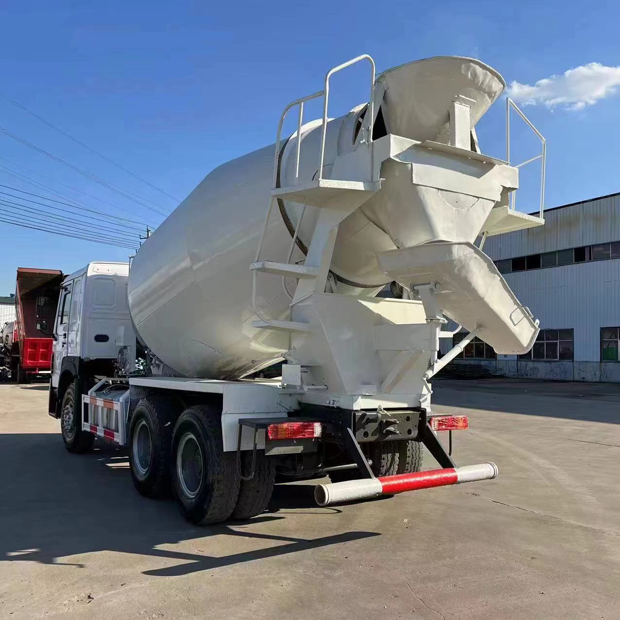 出口后八轮商砼水泥运输搅拌车 二手10轮商混运输罐车 全新轮胎