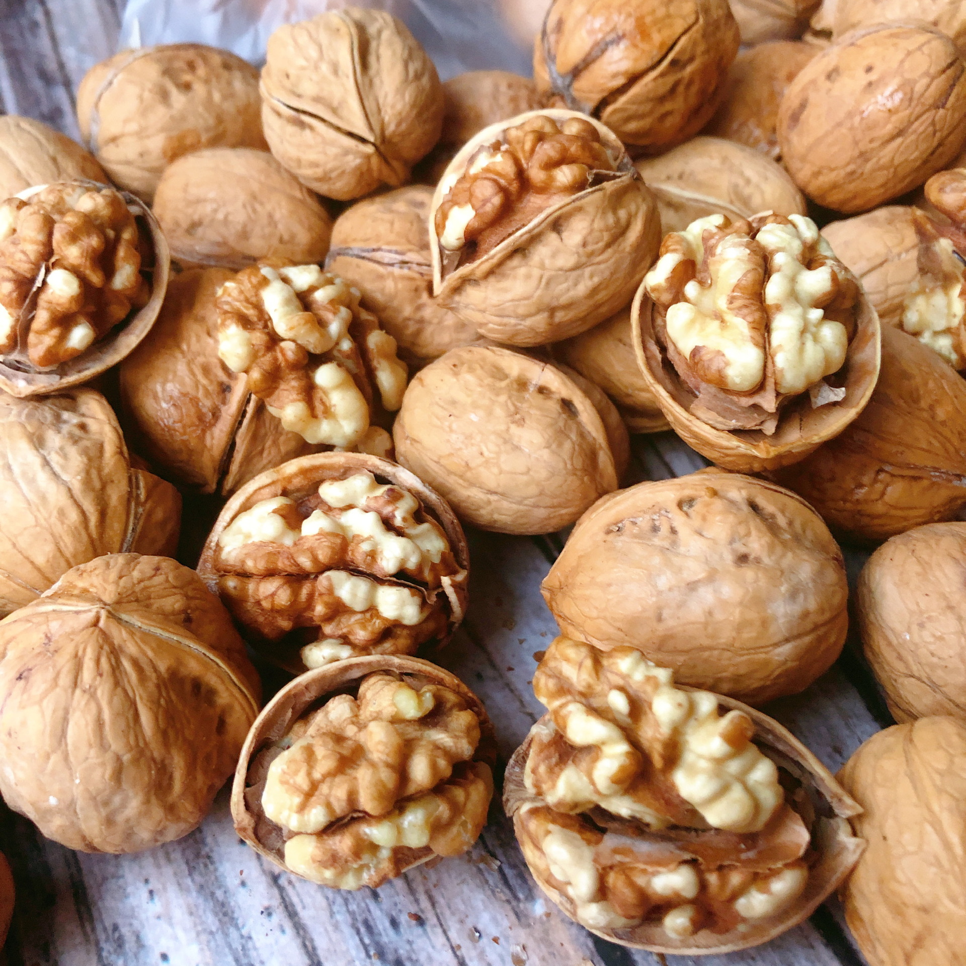 批发纸皮烤核桃奶油草本奶香味手剥薄皮烤熟核500g代理 一件代发