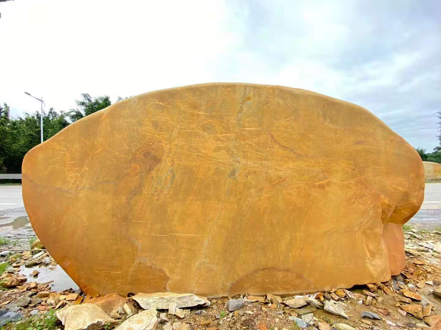 汕尾黄蜡石市场价大石头刻字陆丰黄蜡石多少钱一吨大型景观石