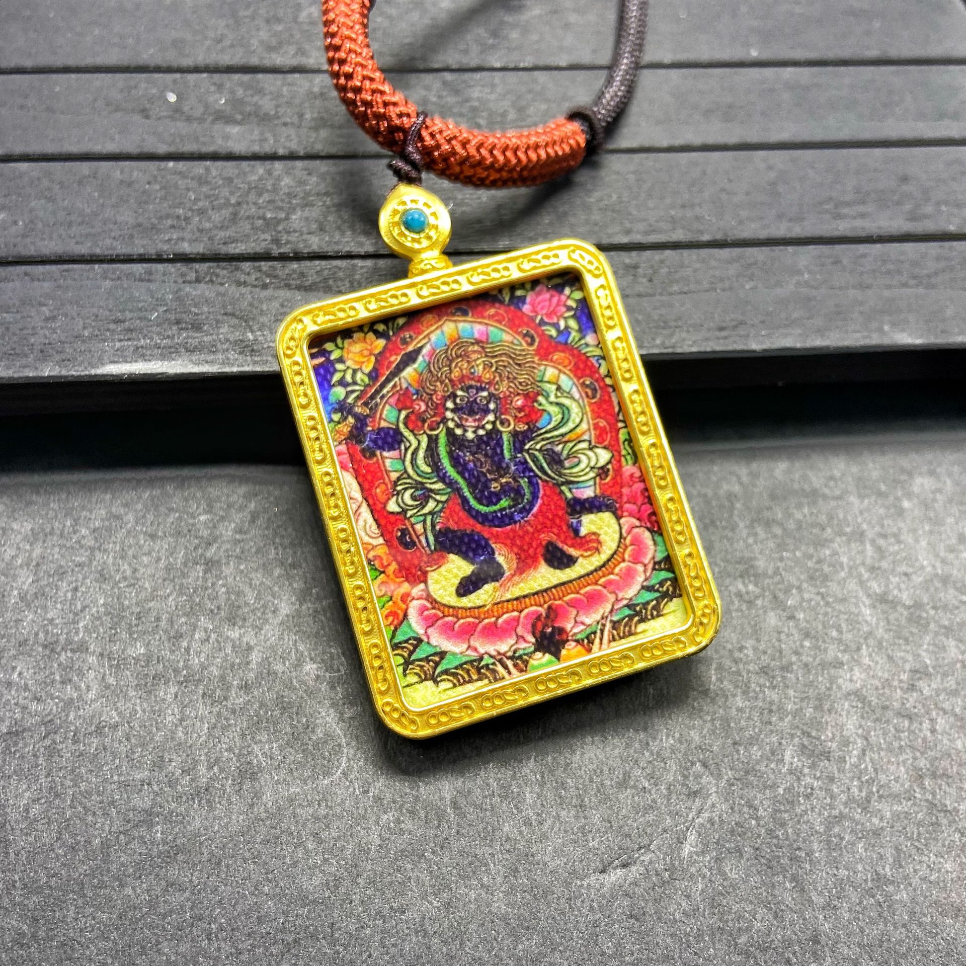尼泊尔复古嘎乌盒电镀方形八大守护神吊坠唐卡方形噶乌盒吊坠挂件