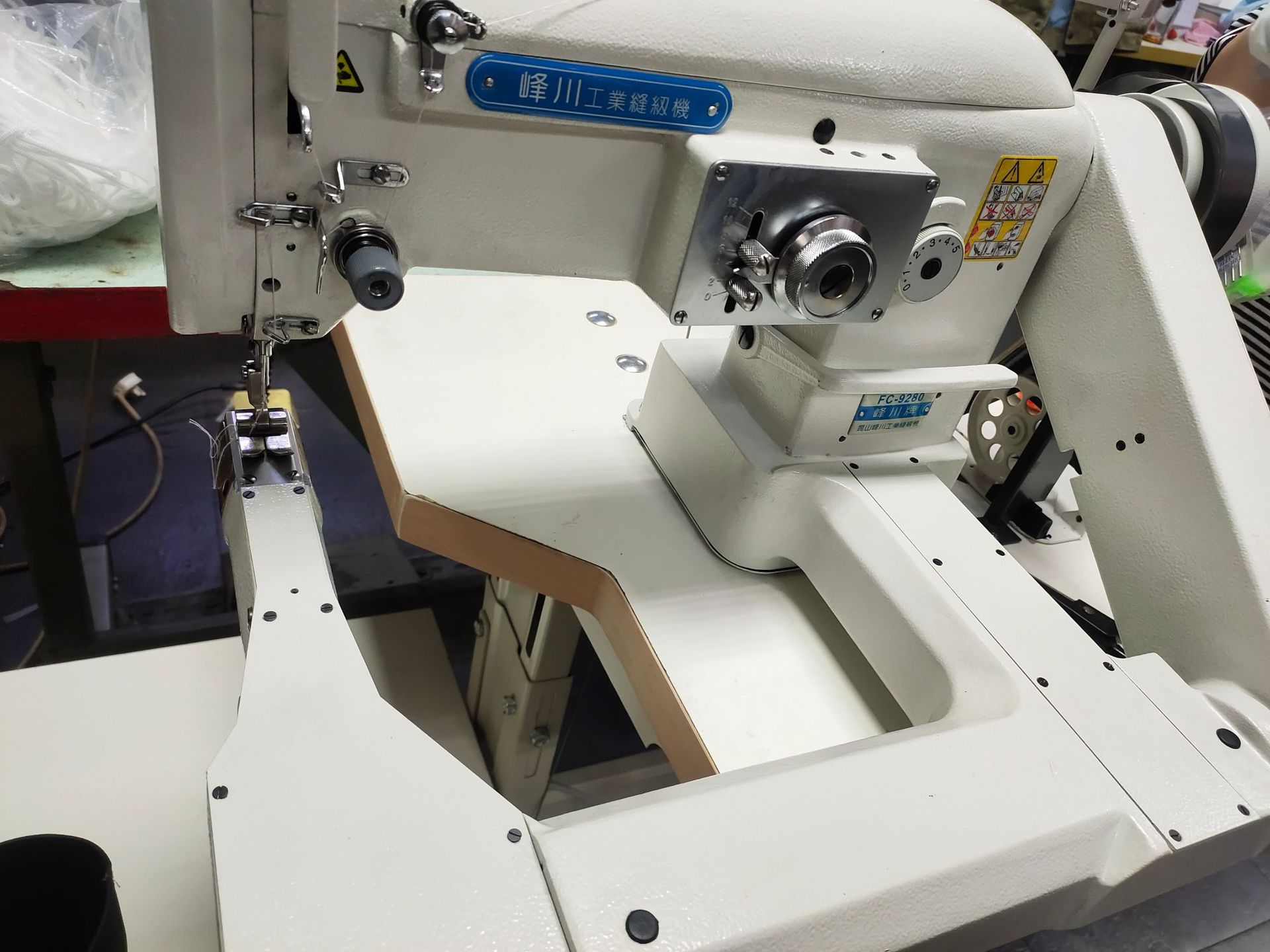 0成交0台供应中森cm-364前后差动工业用暗缝机撬边机撬脚机盲缝机06