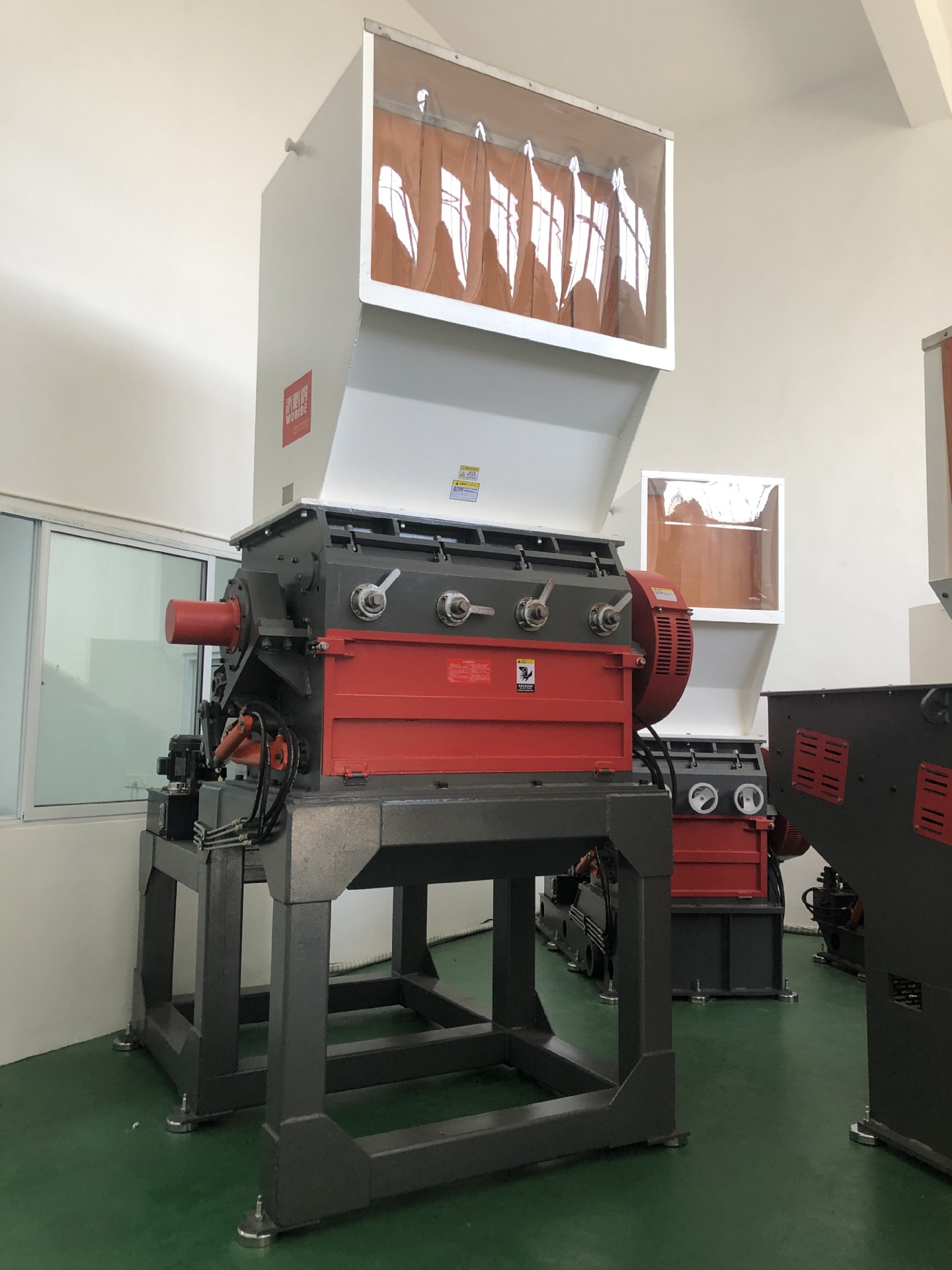 厂家货源pet塑料破碎机 大蓝桶破碎机 低噪音粉碎机 自动化