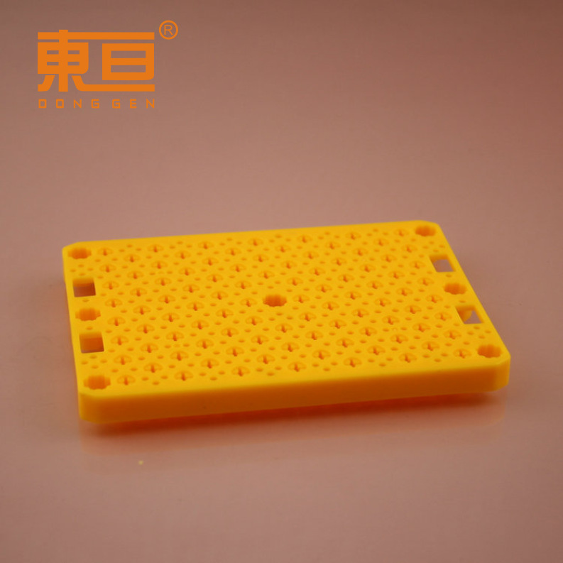 80115黄 电子板  电子实验安装板 2.3/2.6自攻螺丝双用 八角孔板