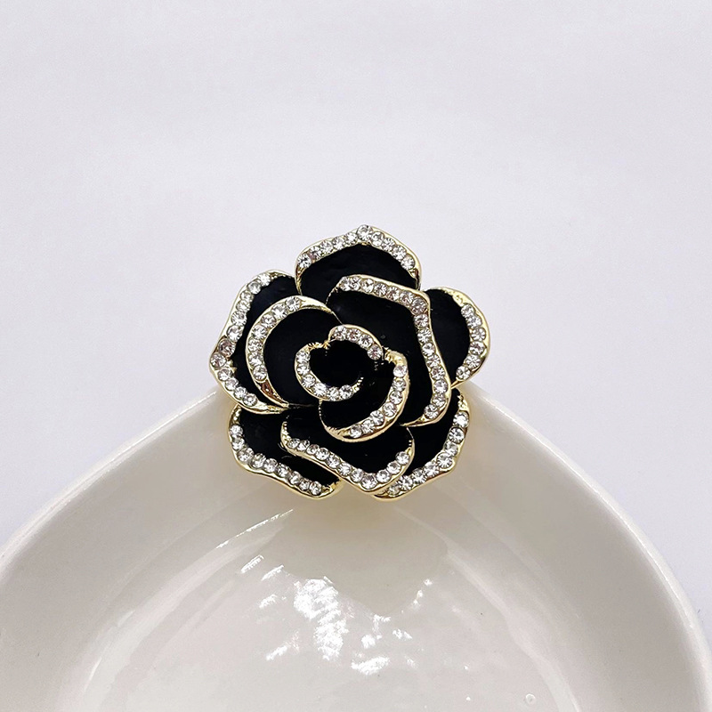 山茶花胸针ins个性小香风胸花别针扣女小众新款衬衫服装固定配饰