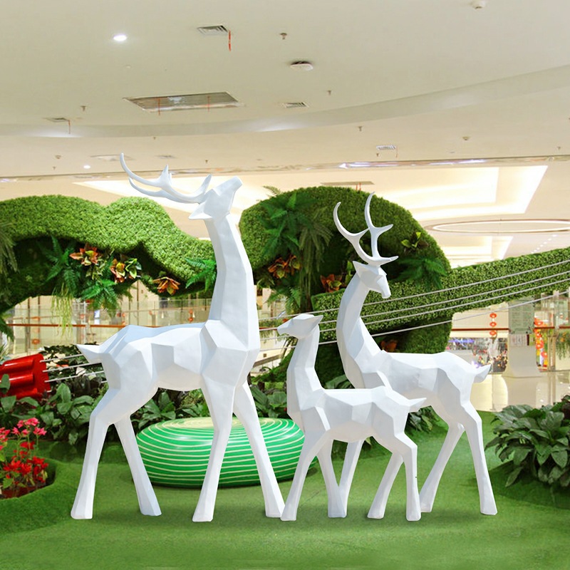 几何鹿玻璃钢 公园草坪彩绘鹿装饰造景商场美陈树脂几何鹿雕塑