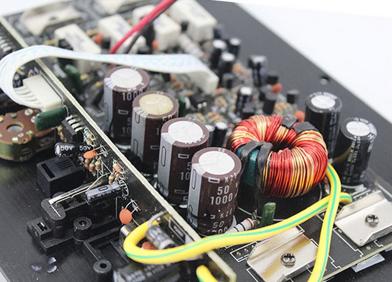 12v功放板200w有源炮功放单路汽车功放 低音强劲东芝功放管