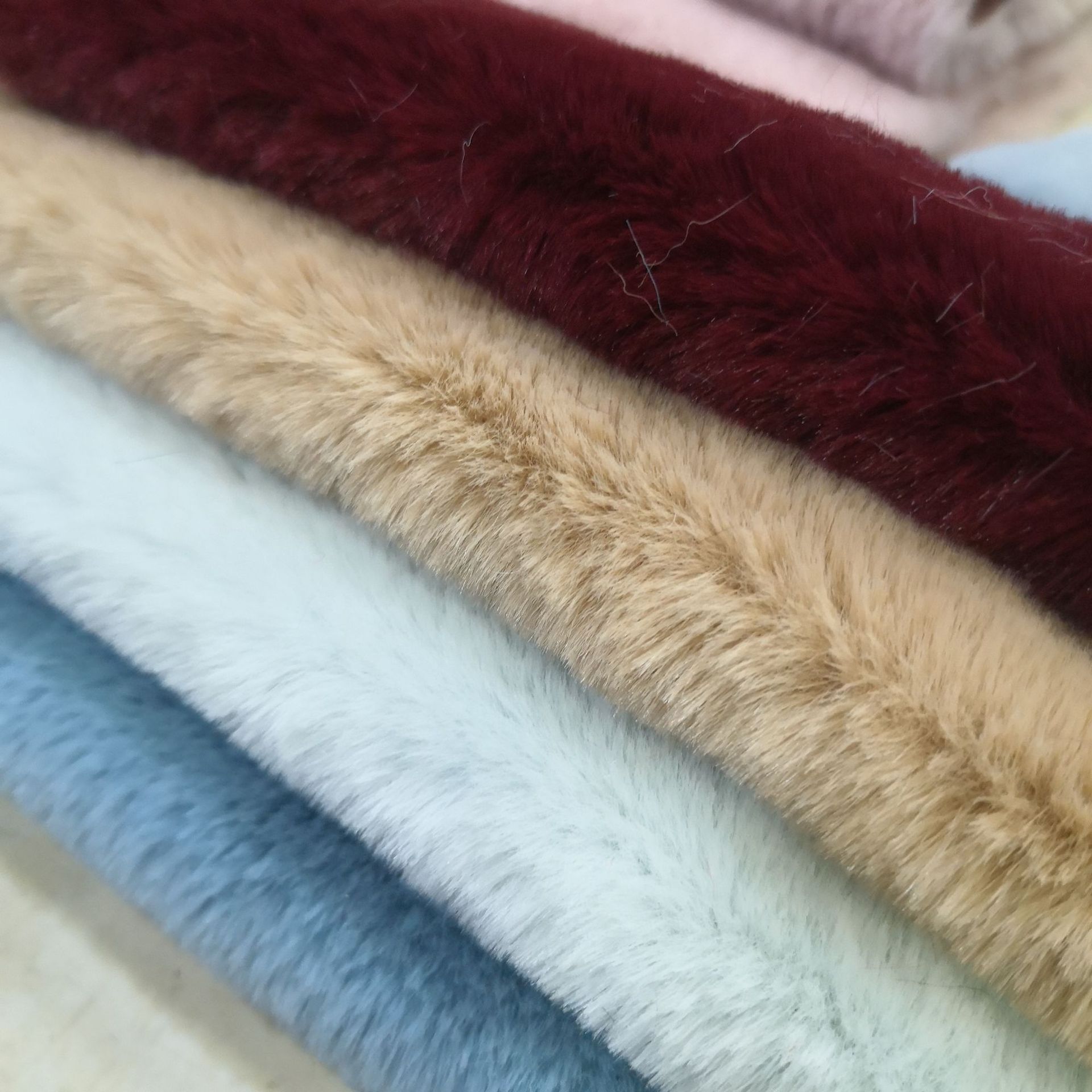 现货800克大兔毛 濑兔毛 加厚经编仿兔毛面料 服装箱包围巾面料