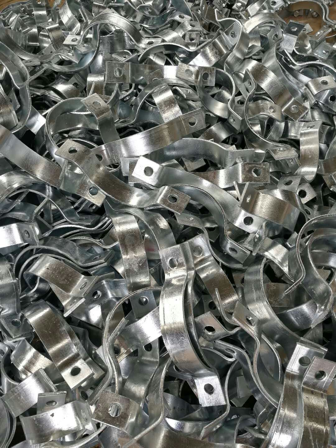 扁铁吊线抱箍通信电力铁附件热镀锌拉线电线杆单双吊线半圆抱箍卡