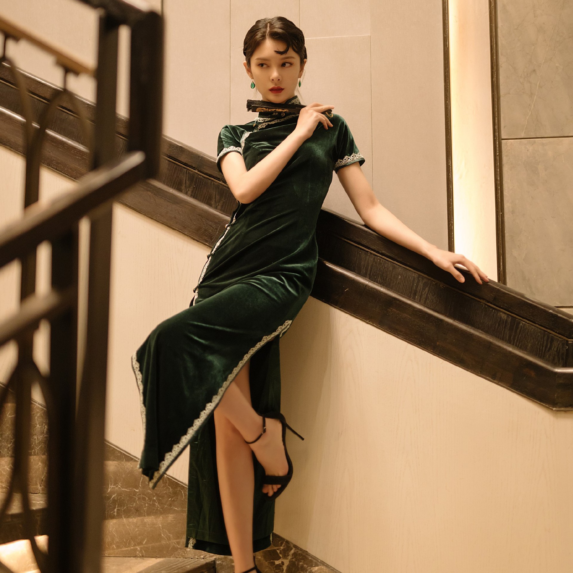 高开叉旗袍礼服图片