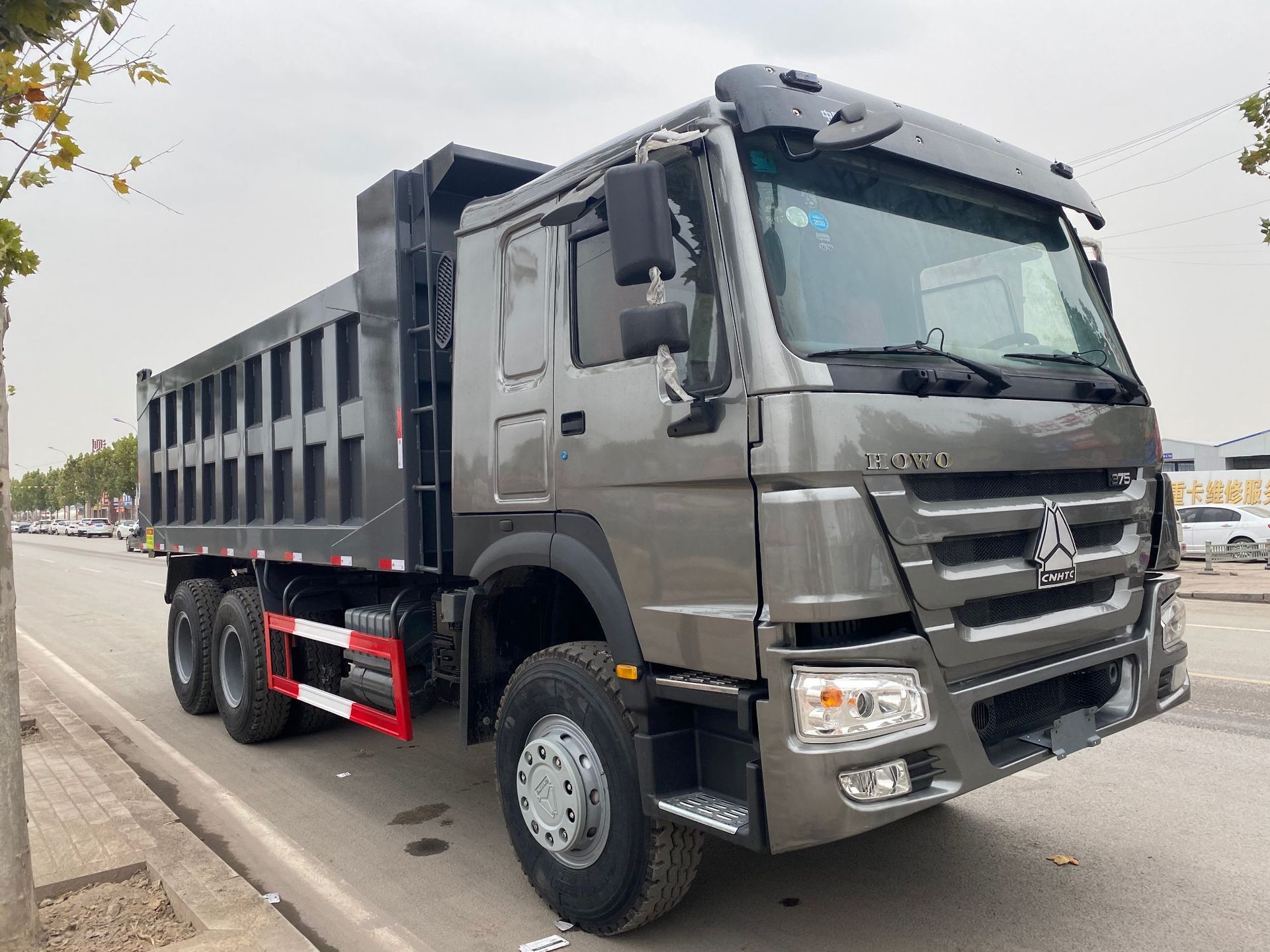 出口中国重汽豪沃货车二手howo 375 自卸车 后八轮渣土工程运输车