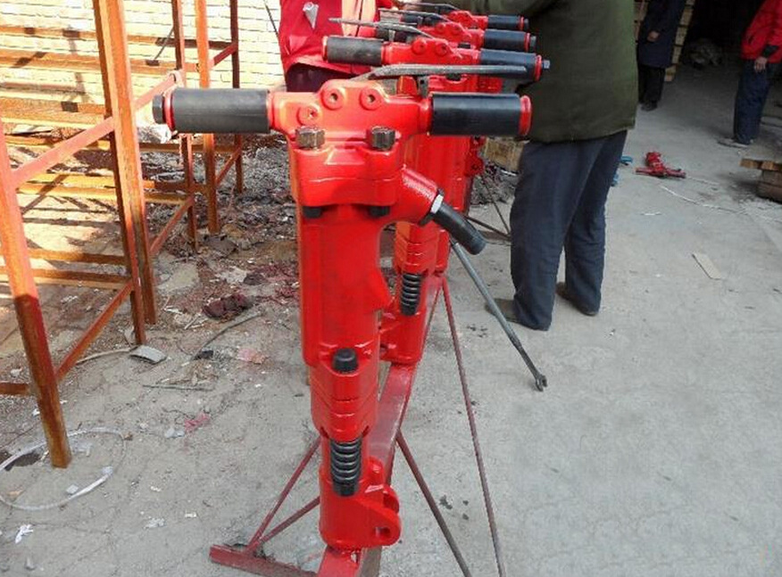 新款煤矿岩石混凝土手持式大功率tpb60气动破碎机风镐